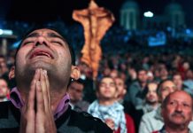 Raymond Ibrahim/Egypt’s “Reconciliation Sessions”: The Terrorized Submit to the Terrorist/ريموند إبراهيم/الجلسات العرفية المفروضة على الأقباط في مصر حيث المُروَّعُون (المعتدى عليهم) يُجبرون على الرضوخ لمشيئة المُعتدين عليهم